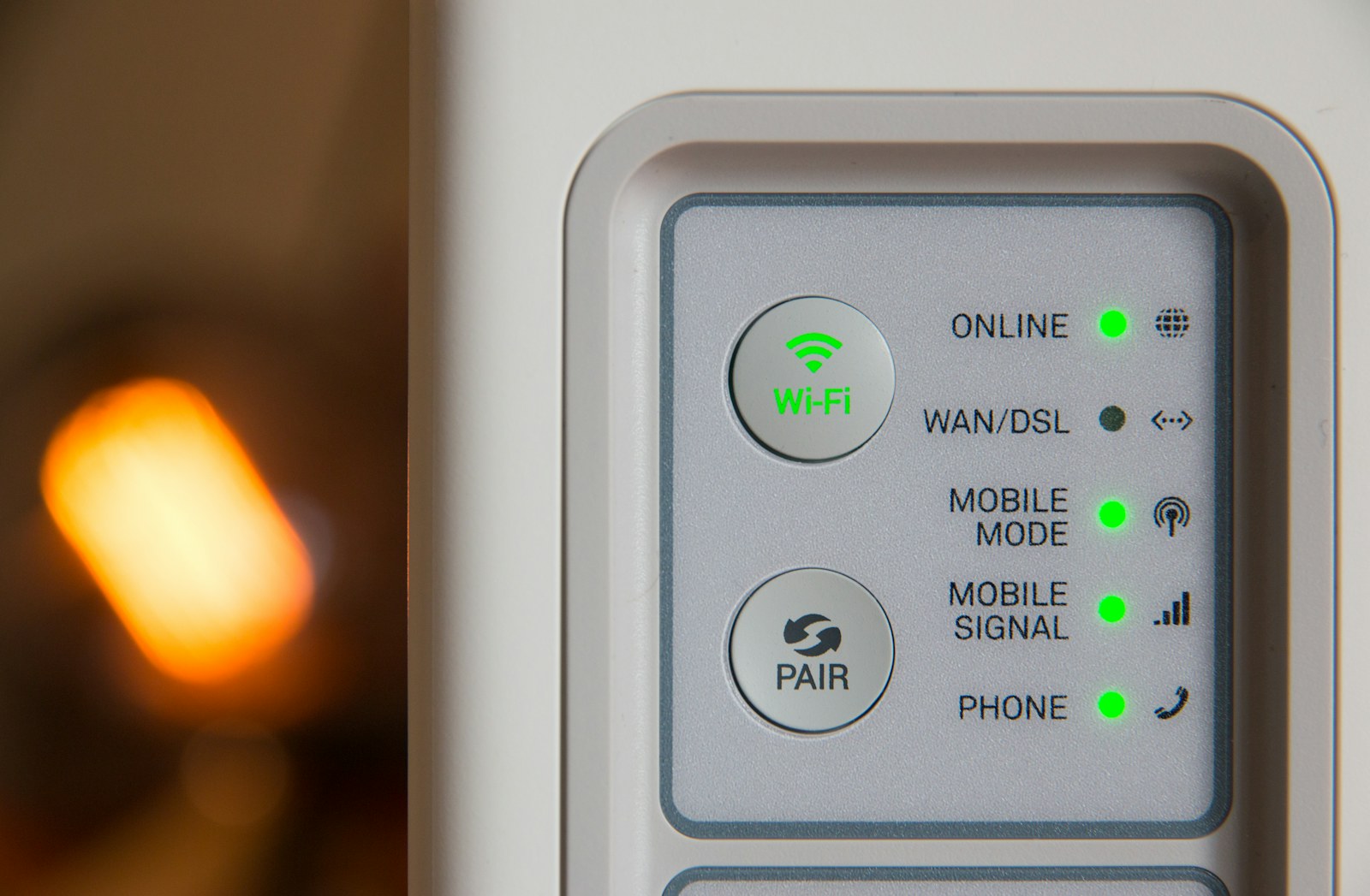 Router Wi-Fi acceso e connesso a Internet